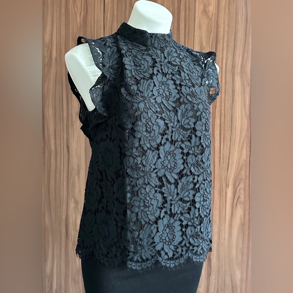 Banana Republic Lace Scallop Hem Ruffle Sleeve Blouse - Picture 4 of 15